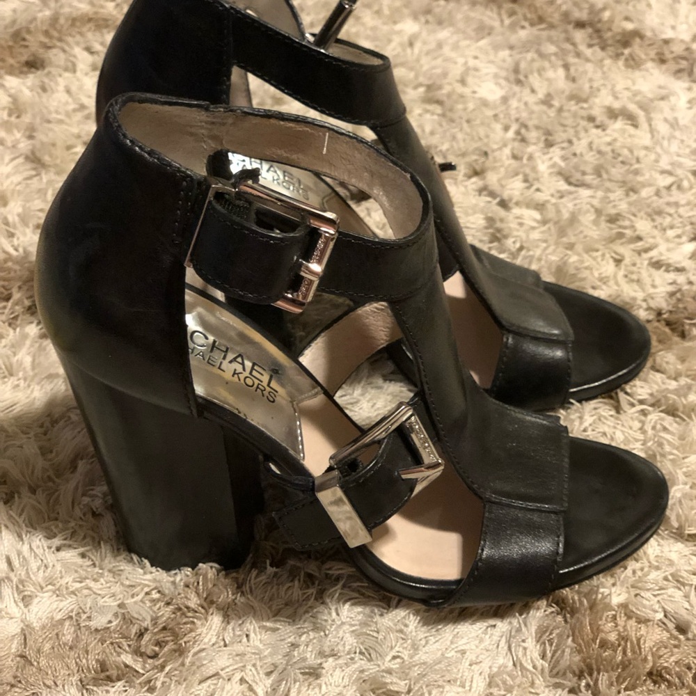 Block heel sandals
